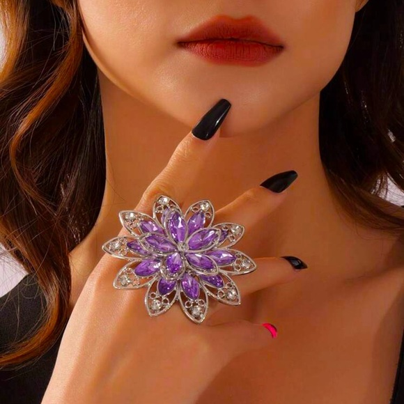 Large Purple and Silver Flower Decor Ring - Picture 1 of 5